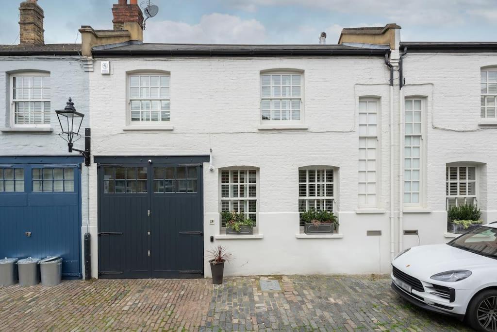 Perfect British Mews - Beautiful Garden London